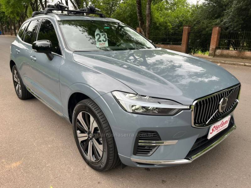 VOLVO - XC60 - 2022/2023 - Cinza - R$ 299.000,00