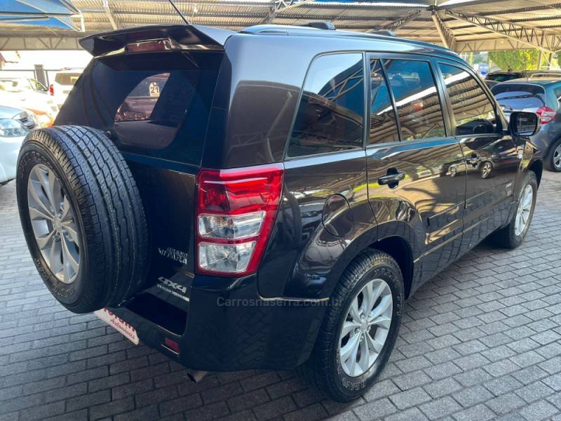 SUZUKI - GRAND VITARA - 2012/2013 - Marrom - R$ 63.900,00