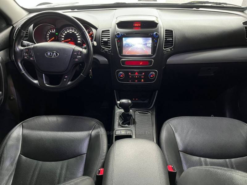 KIA MOTORS - SORENTO - 2014/2015 - Cinza - R$ 78.900,00