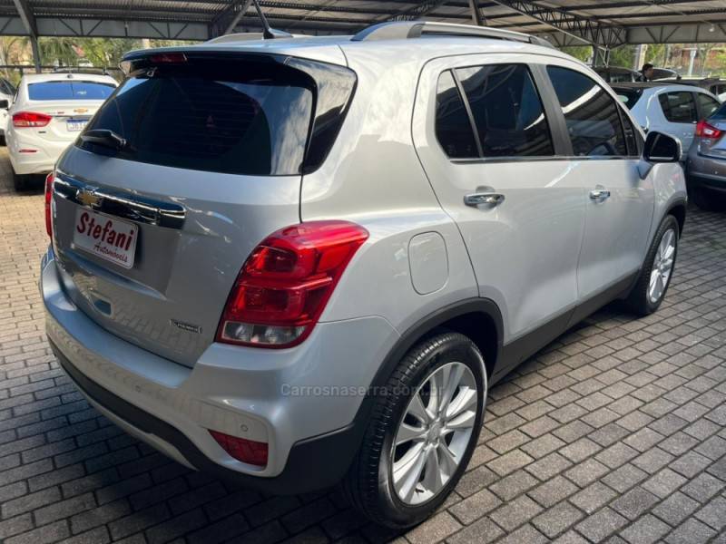 CHEVROLET - TRACKER - 2018/2018 - Prata - R$ 92.900,00