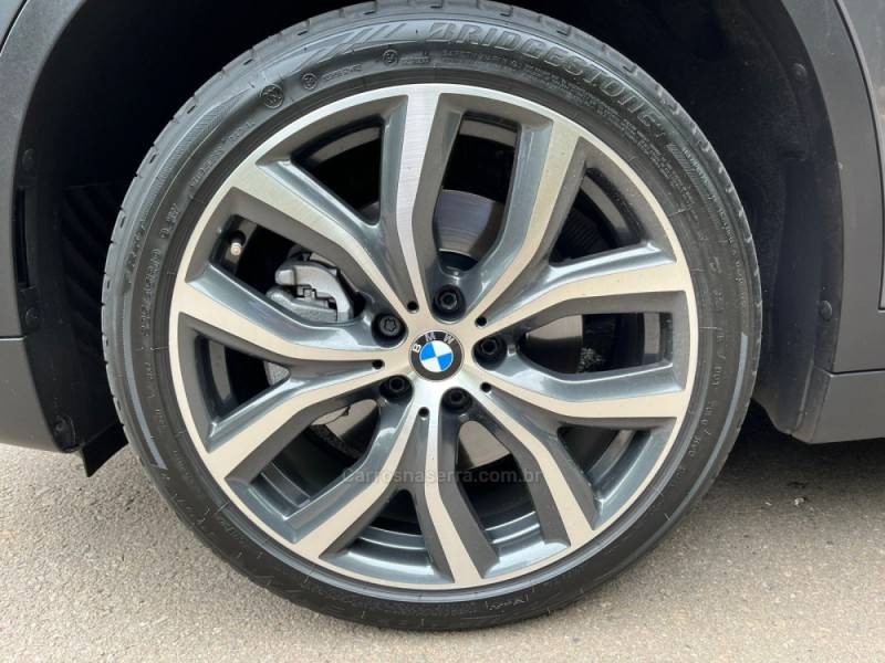 BMW - X1 - 2017/2018 - Cinza - R$ 149.900,00