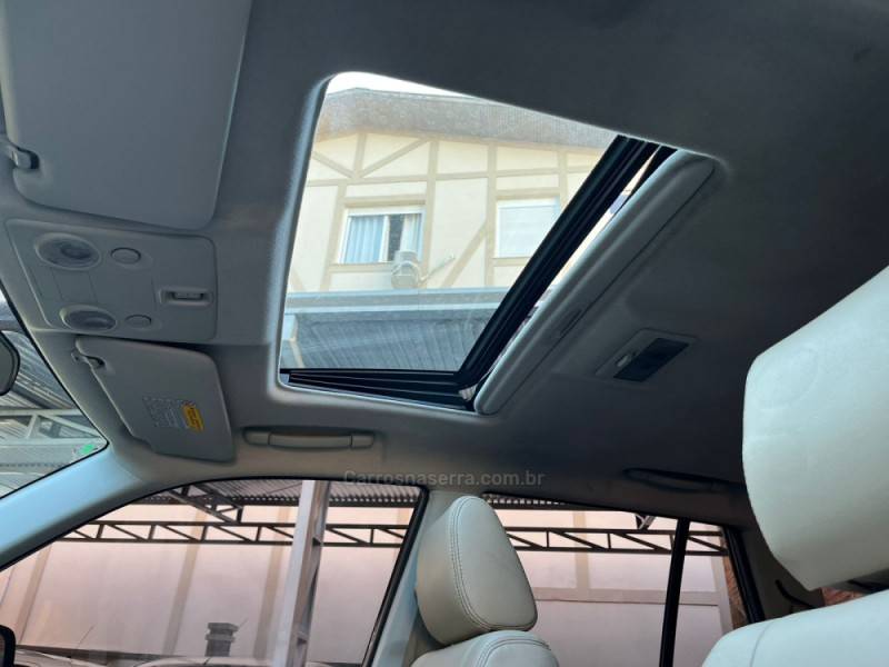 SUZUKI - GRAND VITARA - 2012/2013 - Marrom - R$ 63.900,00