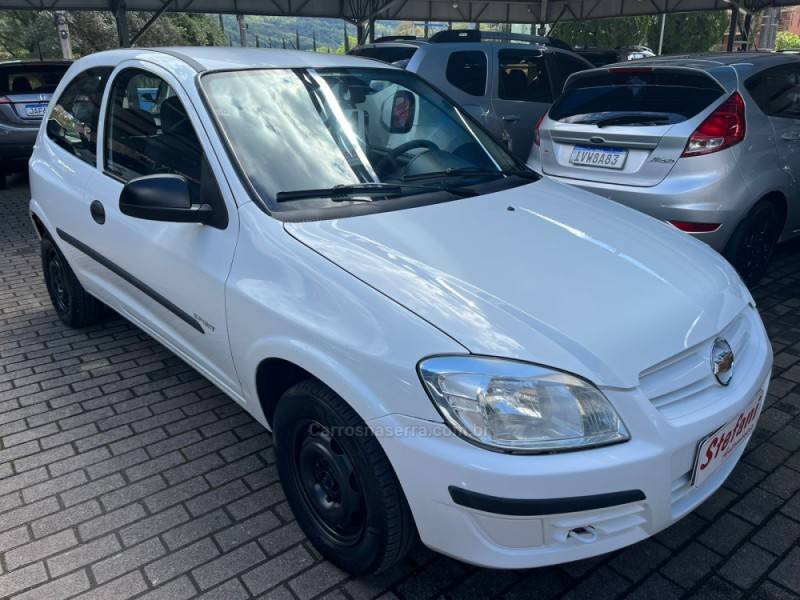 CHEVROLET - CELTA - 2010/2011 - Branca - R$ 31.900,00