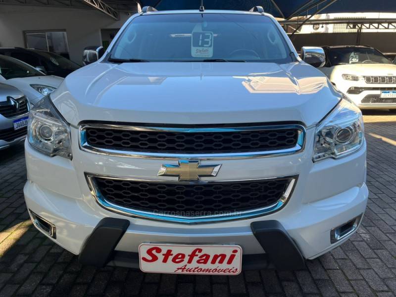 CHEVROLET - S10 - 2012/2013 - Branca - R$ 113.900,00