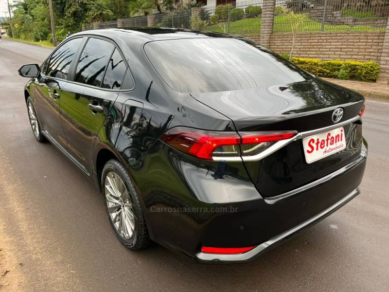 TOYOTA - COROLLA - 2024/2024 - Preta - R$ 149.000,00