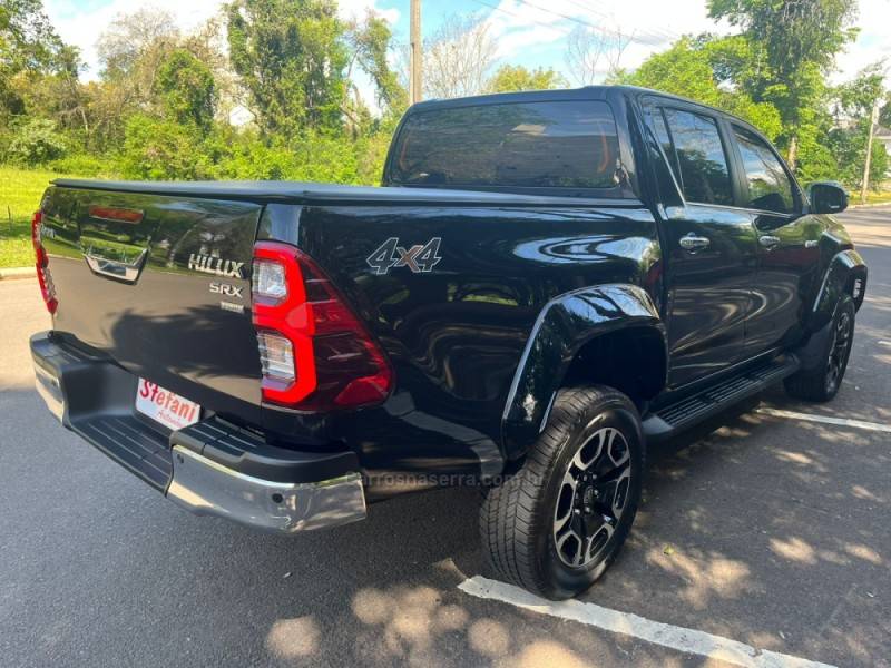 TOYOTA - HILUX - 2024/2024 - Preta - R$ 304.900,00