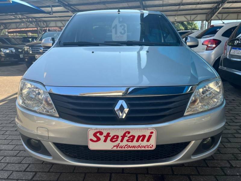 RENAULT - LOGAN - 2013/2013 - Prata - R$ 32.900,00