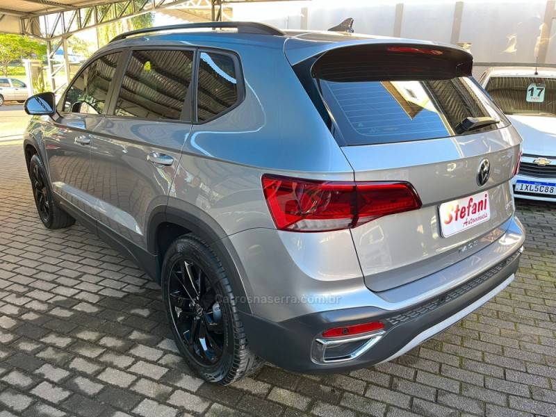 VOLKSWAGEN - TAOS - 2021/2022 - Prata - R$ 129.900,00