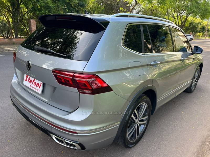VOLKSWAGEN - TIGUAN - 2024/2024 - Prata - R$ 228.000,00