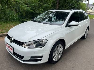 VOLKSWAGEN - GOLF - 2016/2017 - Branca - R$ 85.900,00