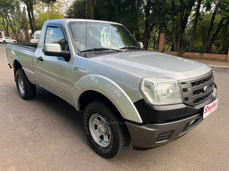 FORD - RANGER - 2009/2010 - Prata - R$ 58.900,00