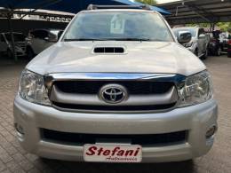 TOYOTA - HILUX - 2011/2011 - Prata - R$ 116.900,00