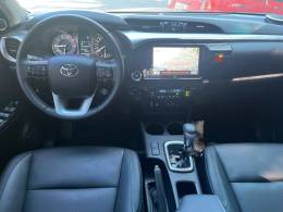 TOYOTA - HILUX - 2024/2024 - Preta - R$ 304.900,00