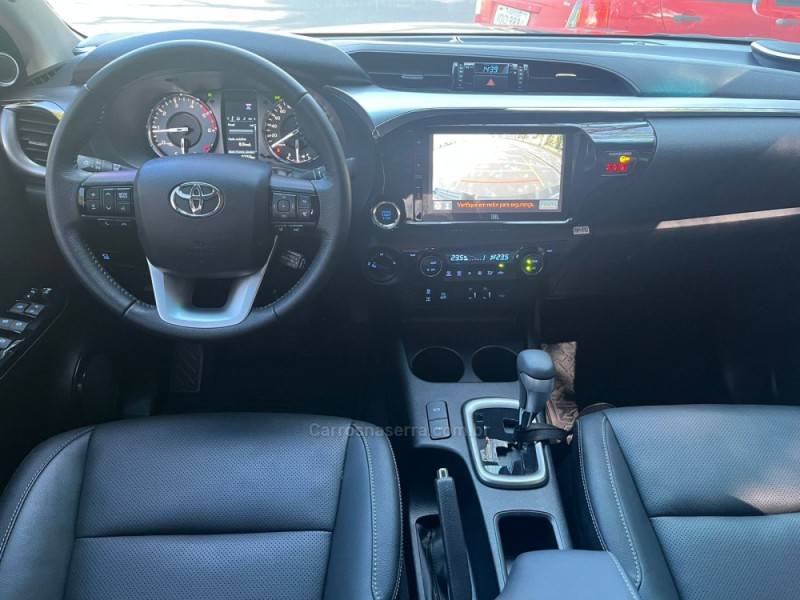 TOYOTA - HILUX - 2024/2024 - Preta - R$ 304.900,00