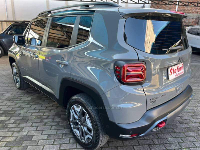 JEEP - RENEGADE - 2022/2023 - Cinza - R$ 136.900,00