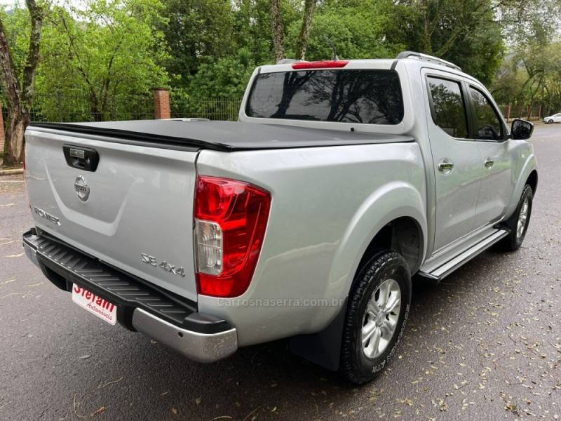 NISSAN - FRONTIER - 2017/2018 - Prata - R$ 134.000,00