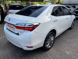 TOYOTA - COROLLA - 2018/2019 - Branca - R$ 108.900,00