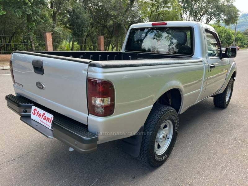 FORD - RANGER - 2009/2010 - Prata - R$ 58.900,00