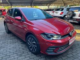 VOLKSWAGEN - POLO - 2022/2023 - Vermelha - R$ 103.000,00