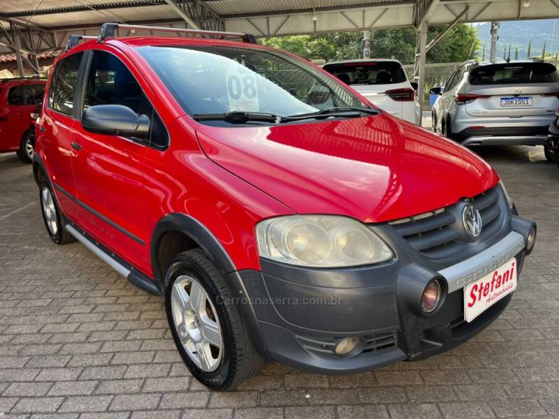 VOLKSWAGEN - CROSSFOX - 2007/2008 - Vermelha - R$ 28.500,00