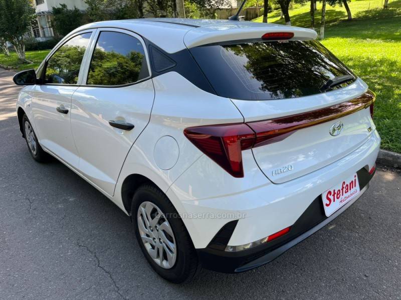 HYUNDAI - HB20 - 2022/2023 - Branca - R$ 67.900,00