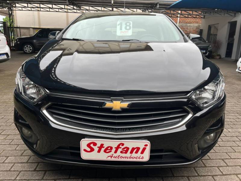 CHEVROLET - ONIX - 2017/2018 - Preta - R$ 67.900,00