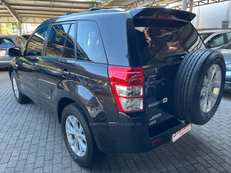 SUZUKI - GRAND VITARA - 2012/2013 - Marrom - R$ 63.900,00