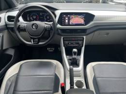 VOLKSWAGEN - T-CROSS - 2021/2021 - Preta - R$ 112.900,00