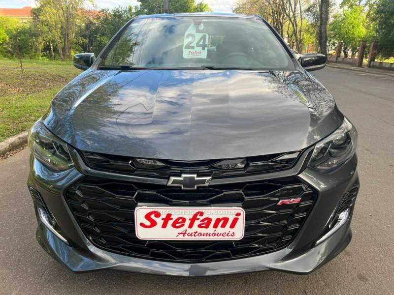 CHEVROLET - ONIX - 2023/2024 - Cinza - R$ 99.000,00