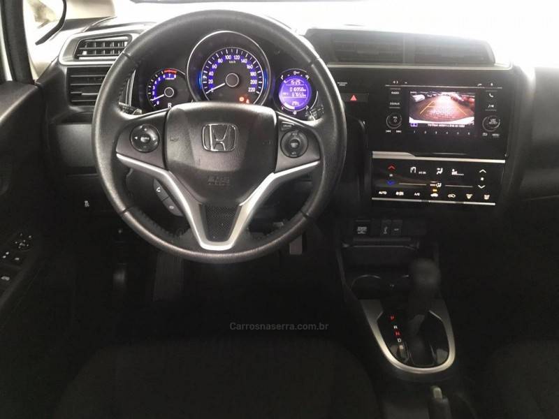 HONDA - FIT - 2017/2018 - Branca - R$ 79.900,00