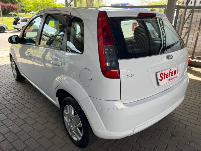 FORD - FIESTA - 2014/2014 - Branca - R$ 36.900,00