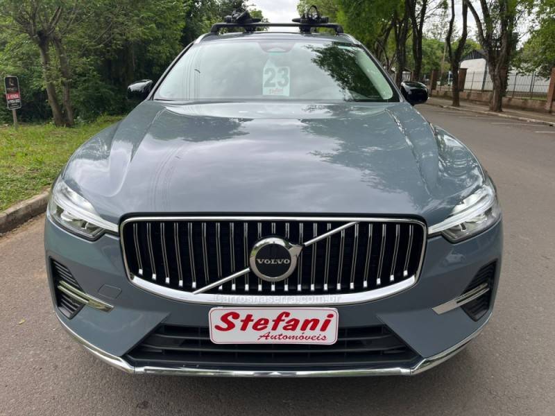 VOLVO - XC60 - 2022/2023 - Cinza - R$ 299.000,00