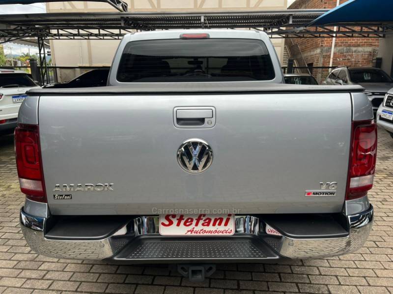 VOLKSWAGEN - AMAROK - 2023/2023 - Prata - R$ 208.000,00