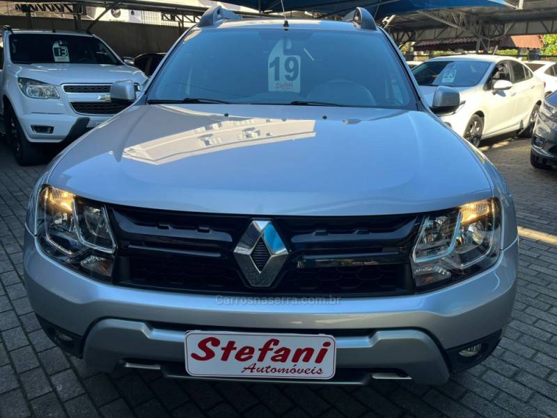 RENAULT - DUSTER - 2018/2019 - Prata - R$ 70.900,00