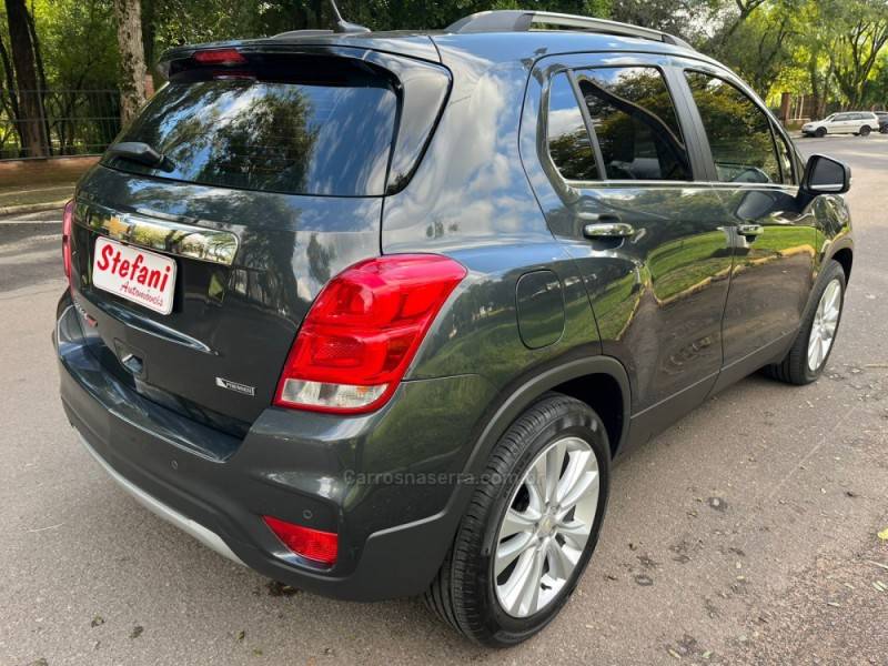 CHEVROLET - TRACKER - 2018/2018 - Cinza - R$ 91.900,00