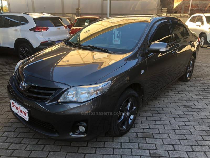 TOYOTA - COROLLA - 2013/2014 - Cinza - R$ 74.900,00
