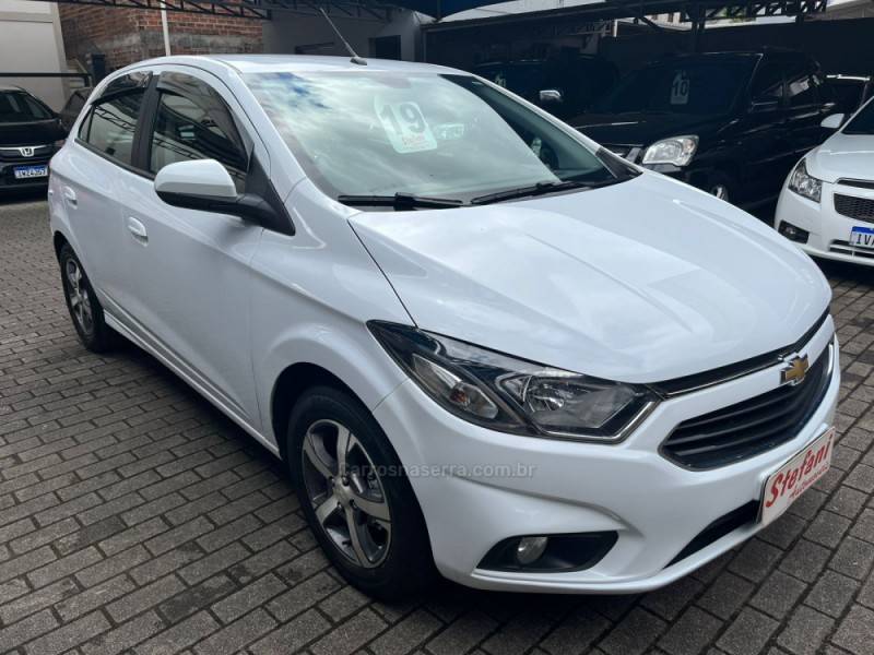 CHEVROLET - ONIX - 2019/2019 - Branca - R$ 67.900,00