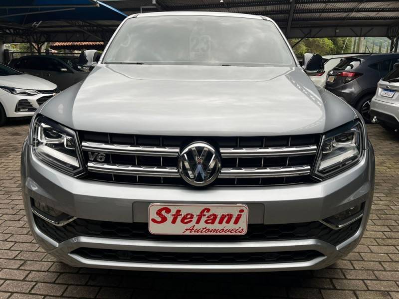 VOLKSWAGEN - AMAROK - 2023/2023 - Prata - R$ 208.000,00