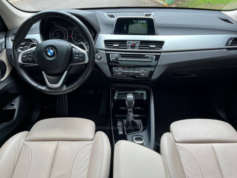 BMW - X1 - 2017/2018 - Cinza - R$ 149.900,00