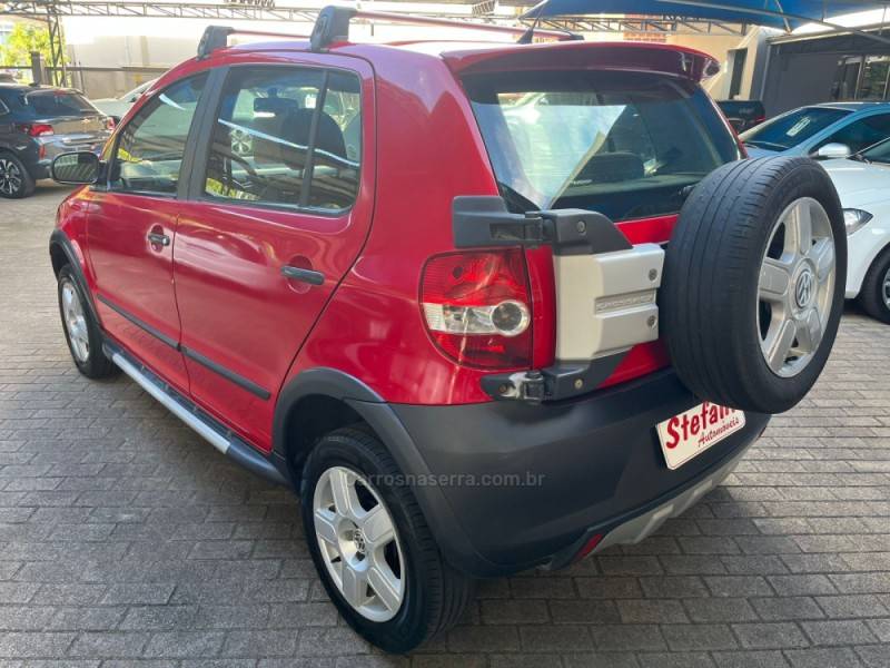 VOLKSWAGEN - CROSSFOX - 2007/2008 - Vermelha - R$ 28.500,00