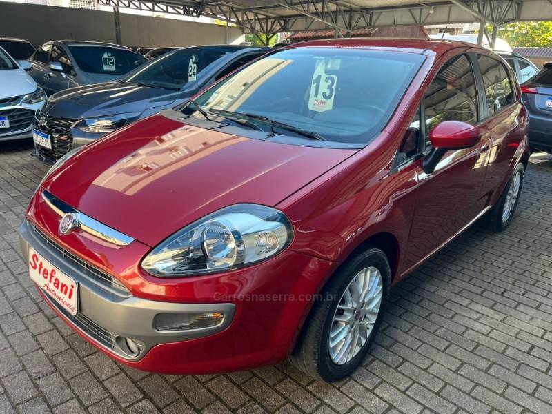 FIAT - PUNTO - 2012/2013 - Vermelha - R$ 41.900,00
