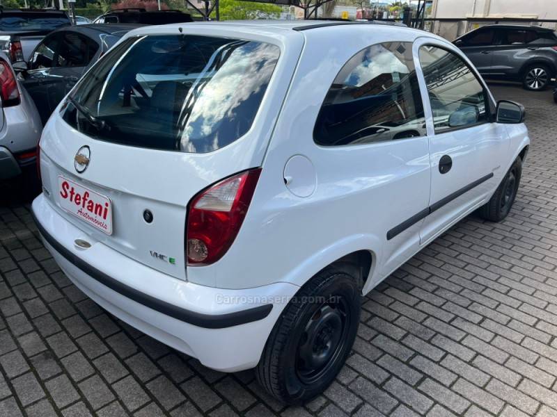 CHEVROLET - CELTA - 2010/2011 - Branca - R$ 31.900,00