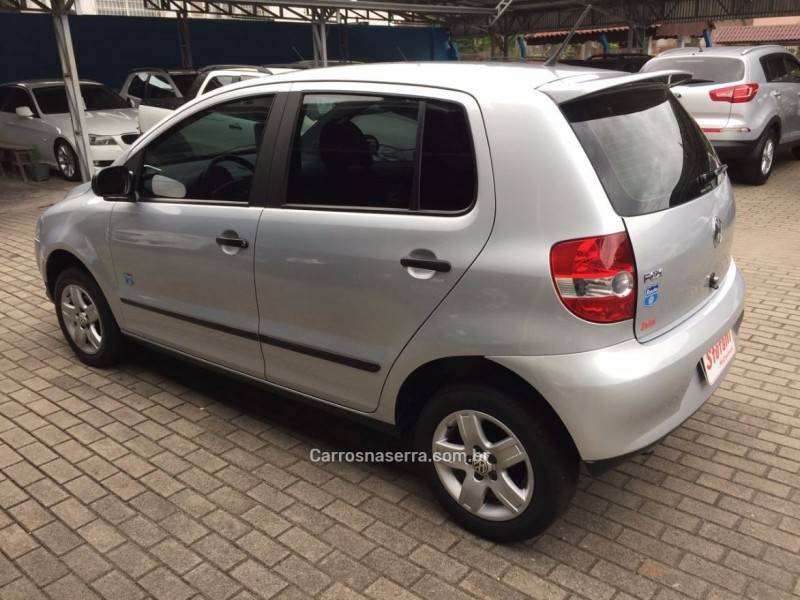 VOLKSWAGEN - FOX - 2009/2009 - Prata - R$ 22.900,00