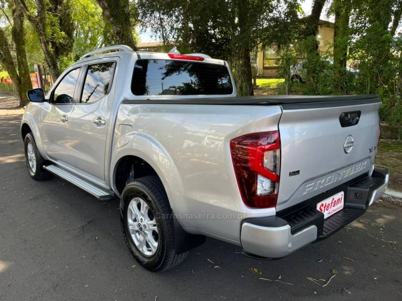 NISSAN - FRONTIER - 2023/2024 - Prata - R$ 219.900,00