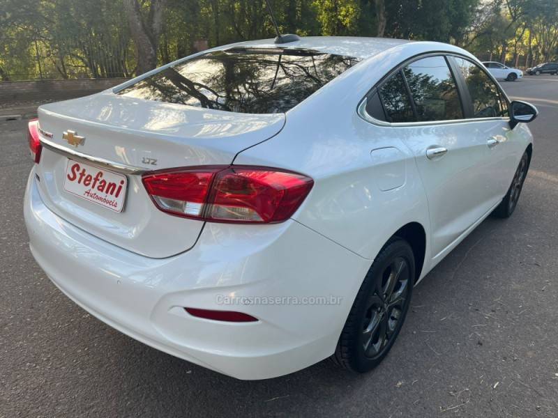 CHEVROLET - CRUZE - 2022/2023 - Branca - R$ 119.900,00