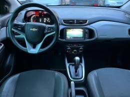 CHEVROLET - ONIX - 2018/2019 - Branca - R$ 68.000,00