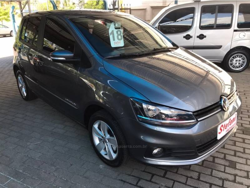 VOLKSWAGEN - FOX - 2017/2018 - Cinza - R$ 57.900,00