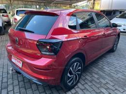 VOLKSWAGEN - POLO - 2022/2023 - Vermelha - R$ 103.000,00