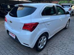 CHEVROLET - ONIX - 2018/2019 - Branca - R$ 68.000,00