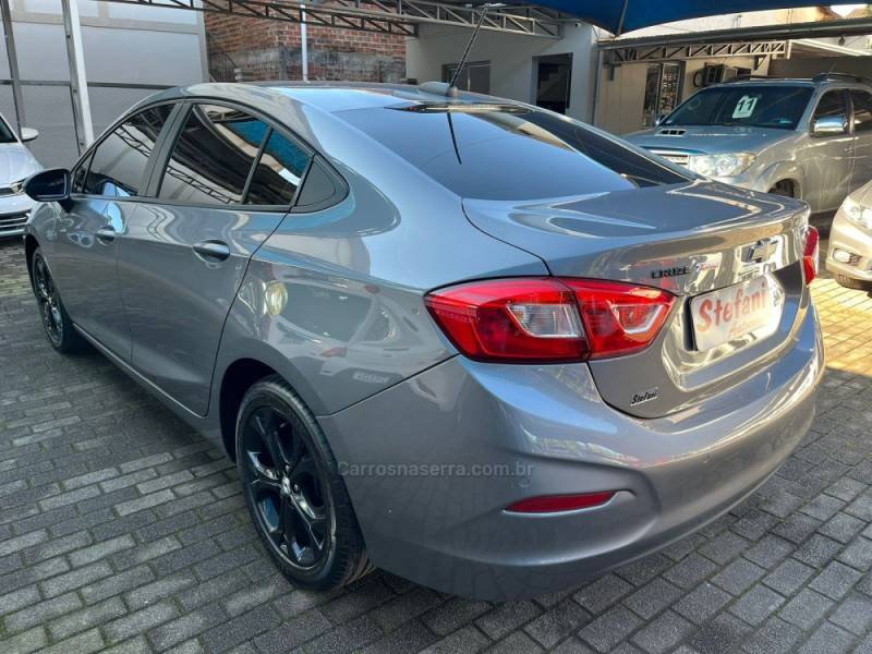 CHEVROLET - CRUZE - 2021/2022 - Cinza - R$ 112.000,00